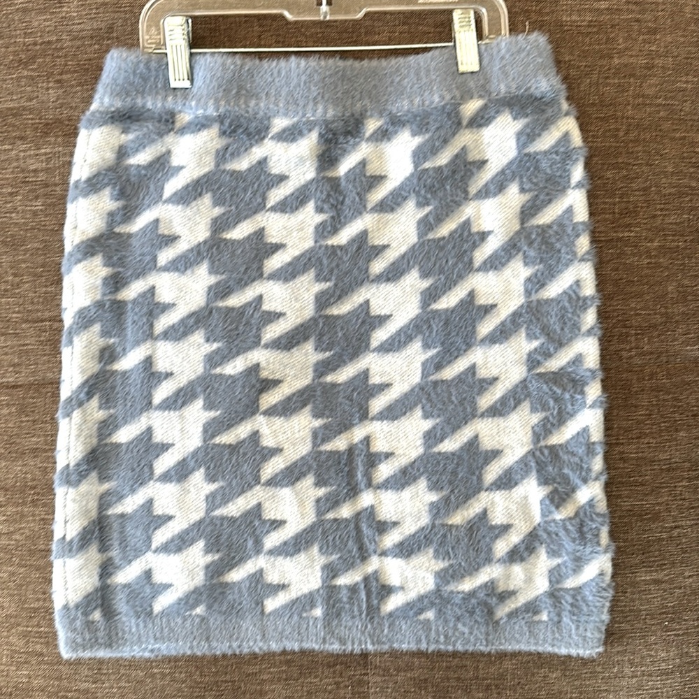 Gina Tees Houndstooth Fleece Herringbone Women’s Skirt